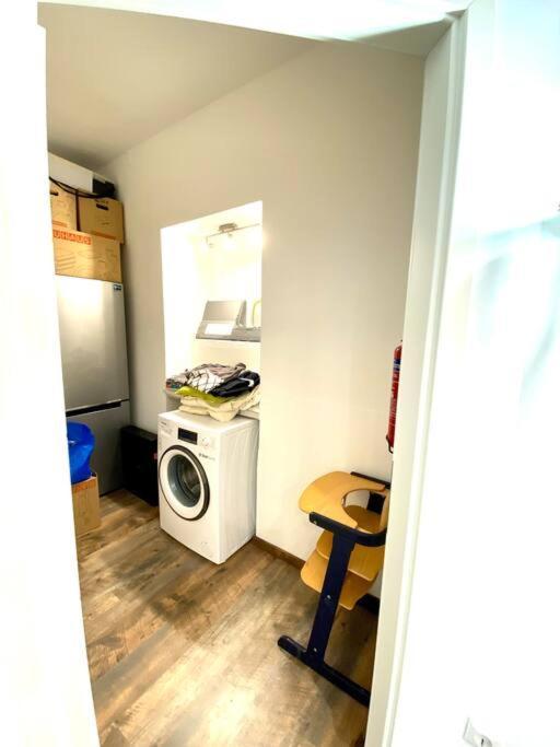 Side Park/historic/ber/thf Apartment
